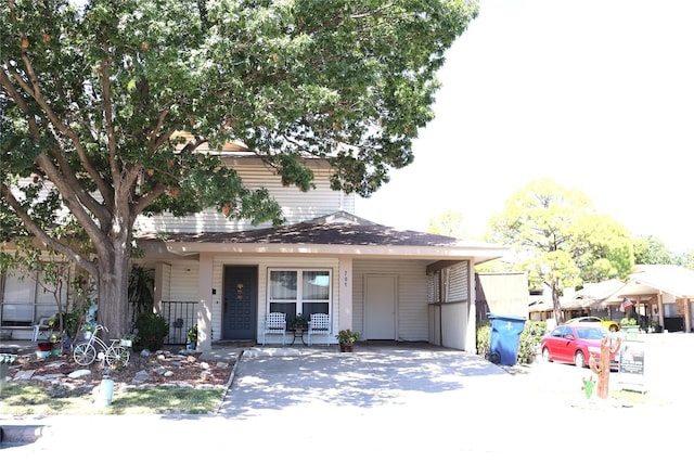 view of front facade featuring a porch