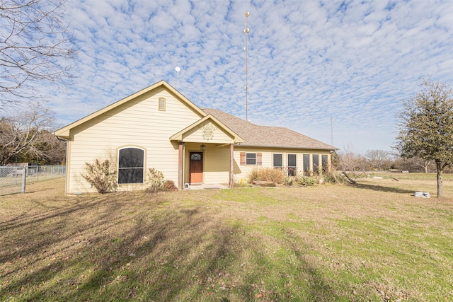 view of front of house with a front yard