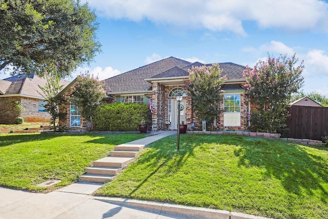 view of front of house featuring a front lawn