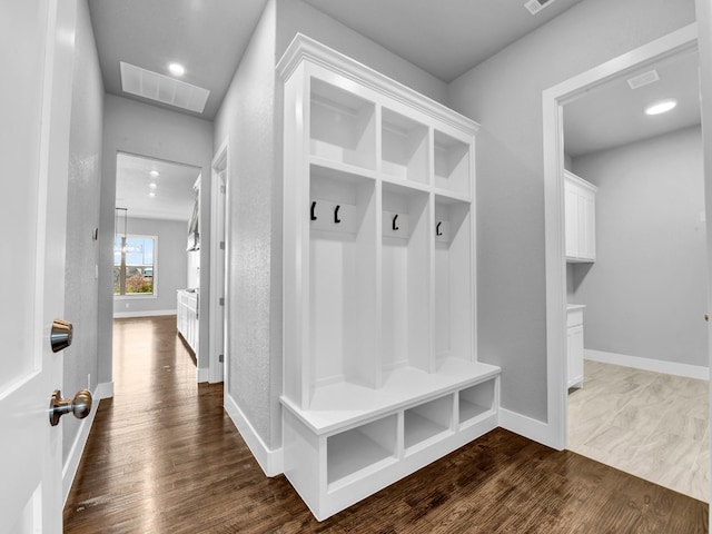 170 Fan Mill Trl, Weatherford, TX 76085 - mudroom with visible vents, recessed lighting, baseboards, and dark wood-style floors