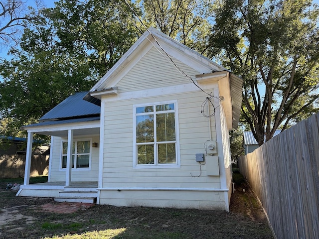 exterior space featuring a porch