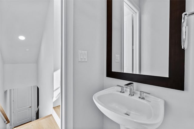 bathroom featuring sink