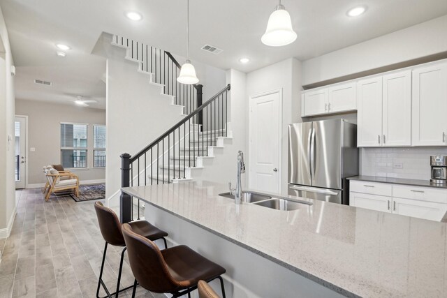 sitting room with sink