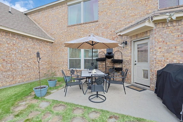 view of patio with outdoor dining space