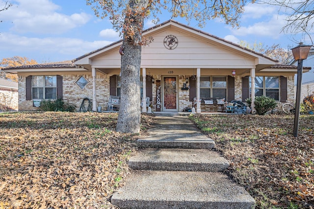 view of front of home featuring a porch