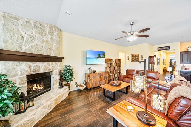 living room featuring ceiling fan