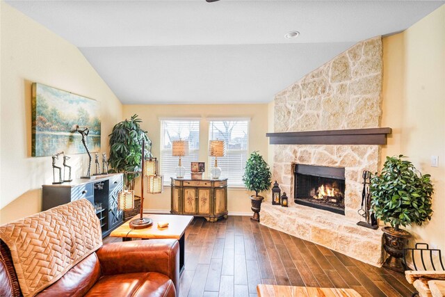 kitchen featuring backsplash, sink, stainless steel appliances, and a kitchen island with sink