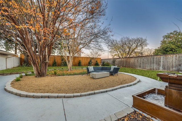 exterior space featuring an outdoor hangout area