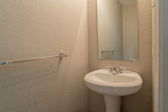 bathroom with sink