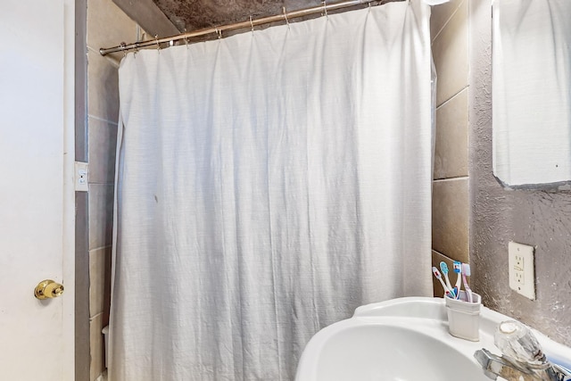 bathroom with sink