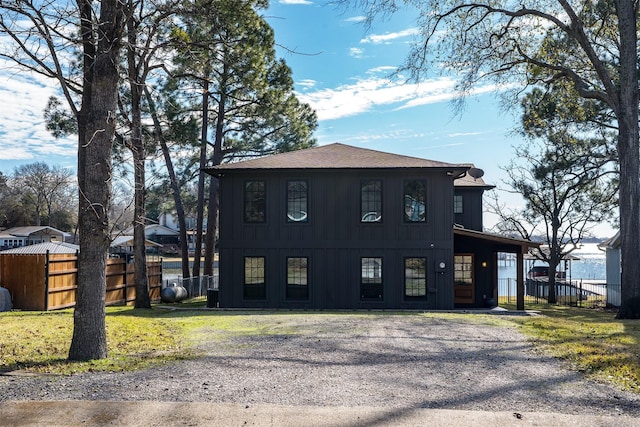 view of front of property