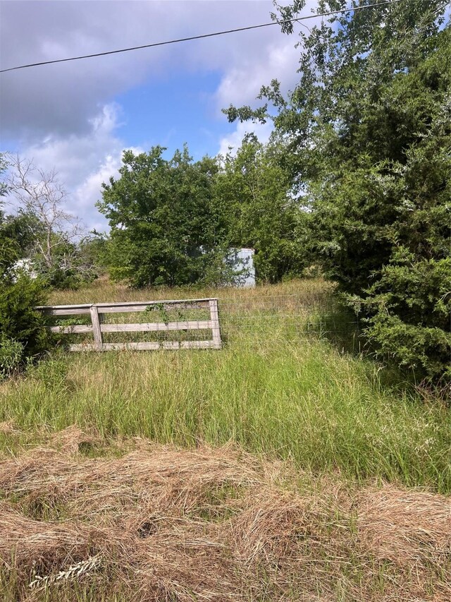 Listing photo 3 for 2313 County Road 3517, Quinlan TX 75474