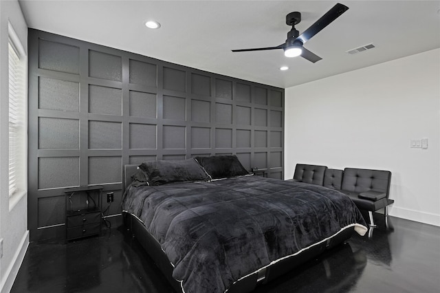 bedroom with ceiling fan