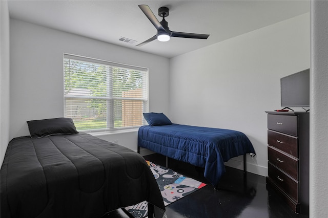 bedroom featuring ceiling fan