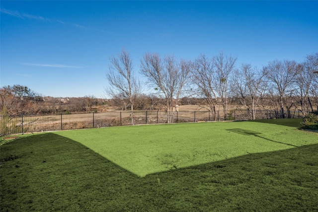 view of yard featuring a rural view