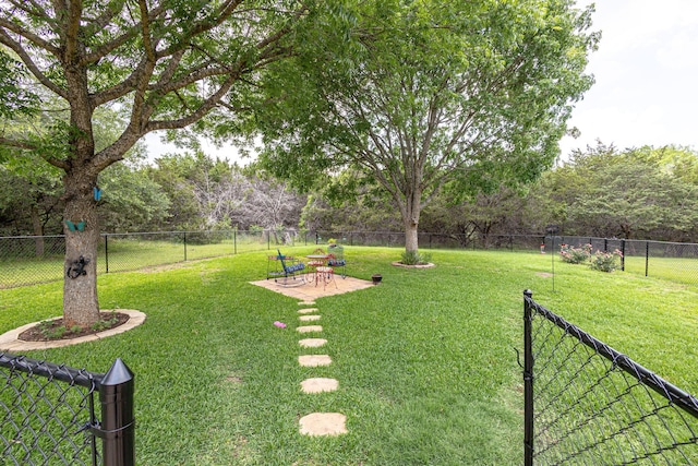 view of yard with a patio area