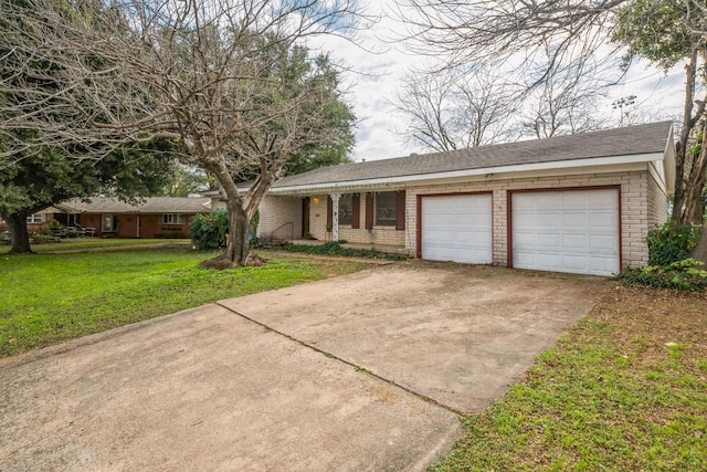 view of front facade featuring a front yard and a garage