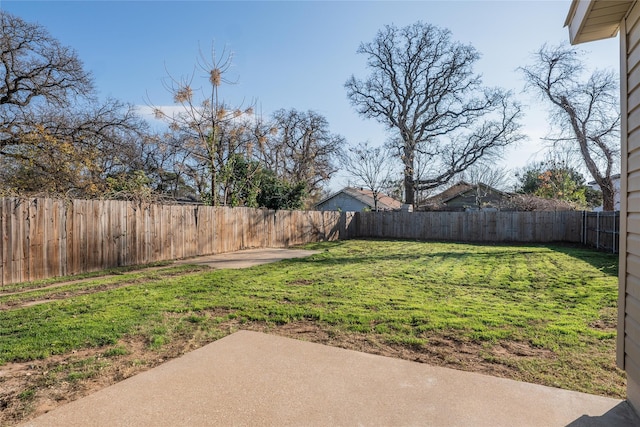 view of yard with a patio area