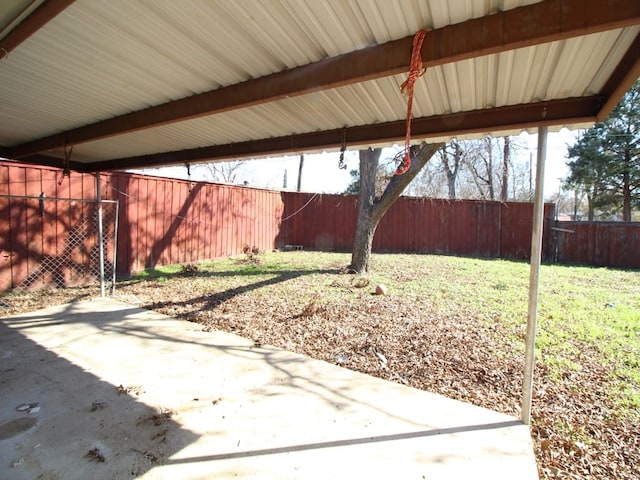 view of yard featuring a patio area