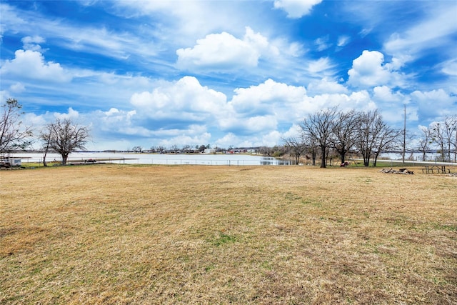 view of yard featuring a water view