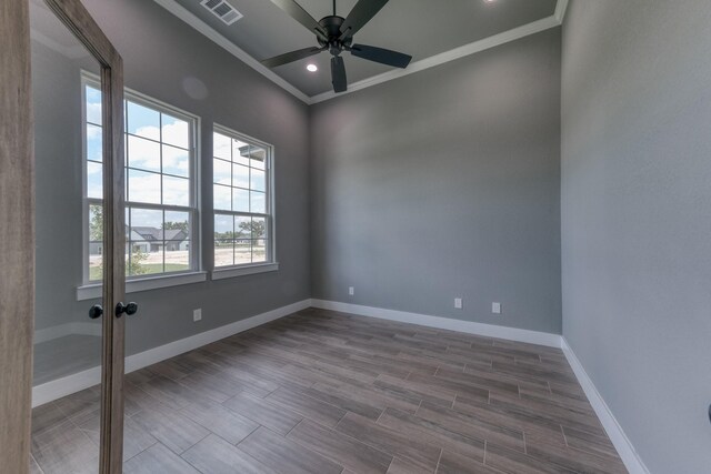 unfurnished room featuring ornamental molding, a ceiling fan, baseboards, dark wood-style floors, and recessed lighting