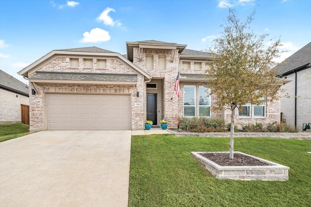 view of front of home with a front lawn