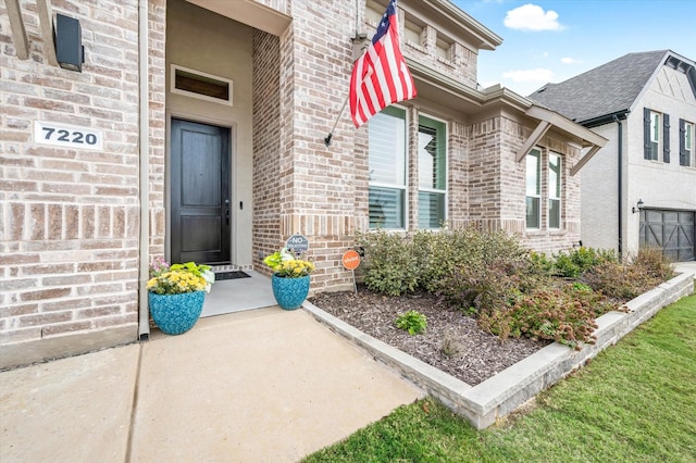 view of front of property with a front lawn