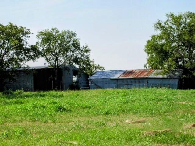 Listing photo 3 for 1718 Watson Rd, Whitesboro TX 76273