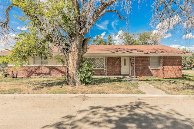 view of front of home with a front yard