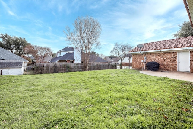 view of yard with a patio area