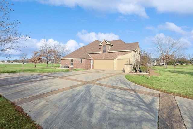 view of front facade with a front lawn