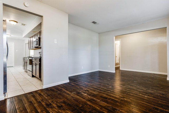 empty room featuring light hardwood / wood-style floors