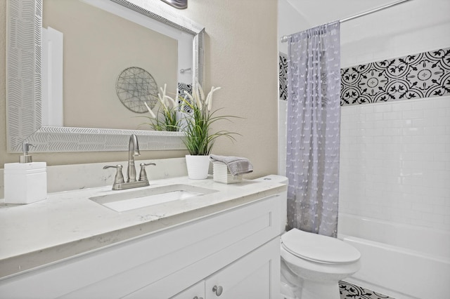 full bathroom with shower / bath combination with curtain, vanity, and toilet