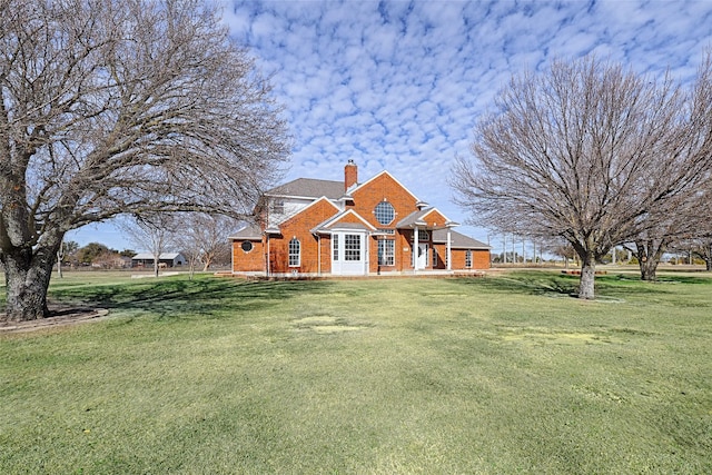 view of front of property with a front yard