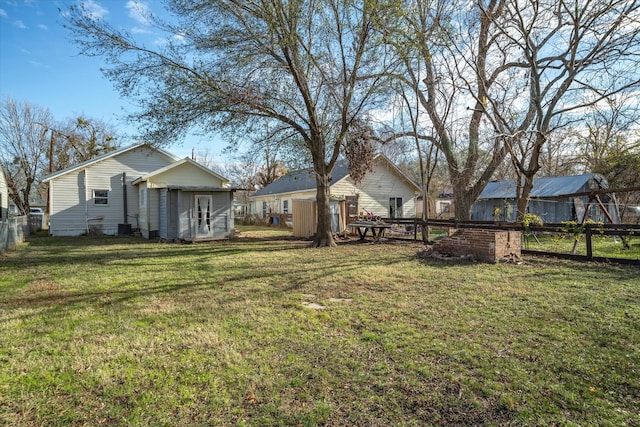 view of yard featuring cooling unit