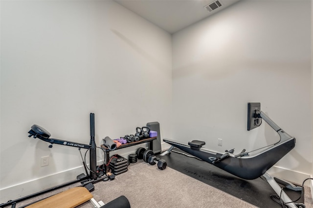 workout room with carpet flooring