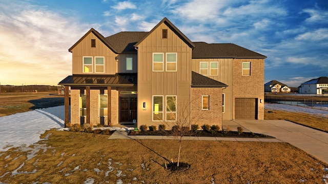 view of front facade featuring a garage