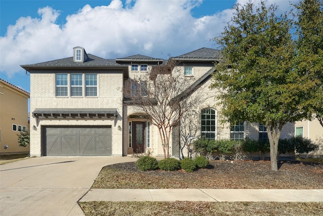 view of front facade featuring a garage