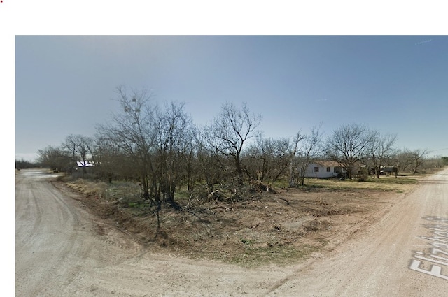 Listing photo 2 for 1072 Elizabeth St, Stamford TX 79553