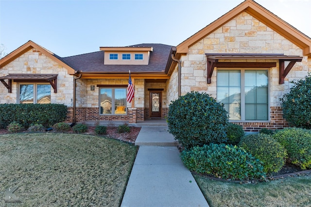 view of front of house with a front yard