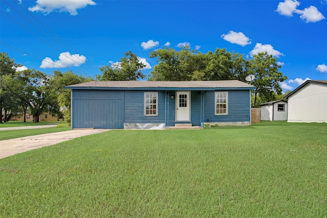 single story home featuring a front yard