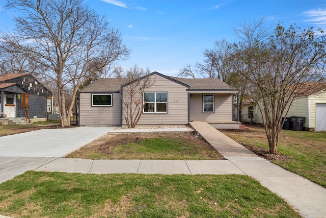 view of front of home with a front yard