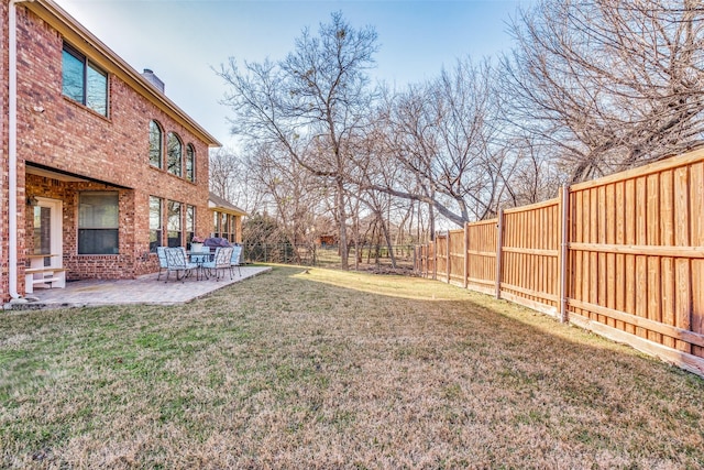 view of yard with a patio