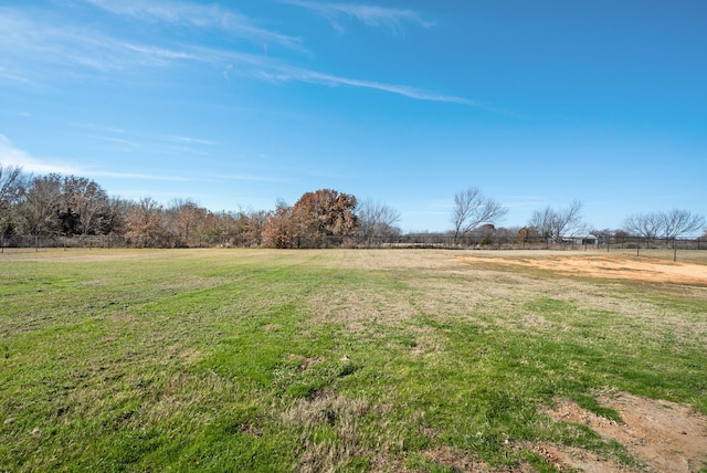 view of yard featuring a rural view