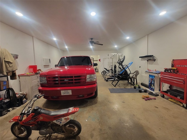 garage featuring ceiling fan