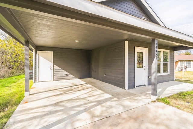 view of patio featuring covered porch