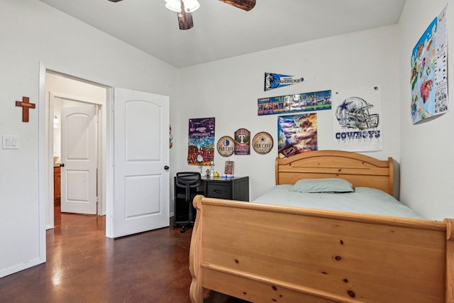 bedroom with ceiling fan