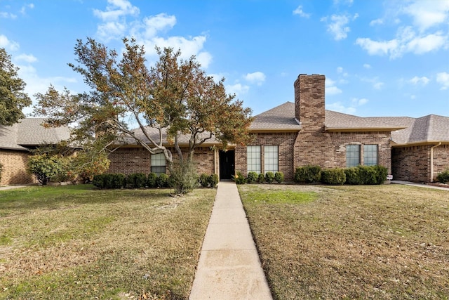 view of front of house with a front yard