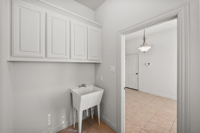 washroom featuring light tile patterned floors