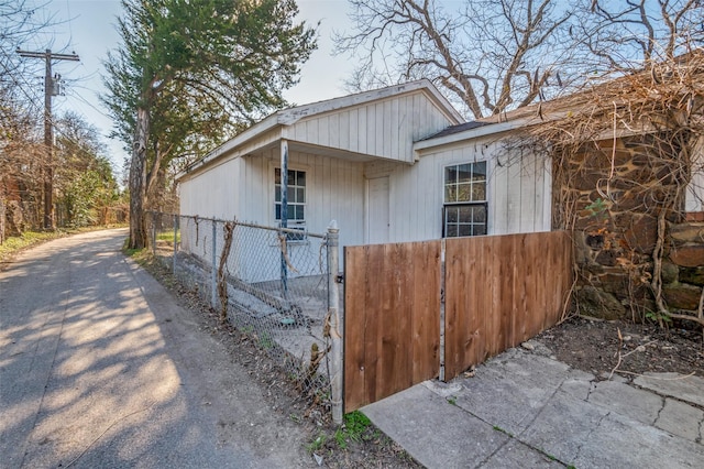 view of home's exterior